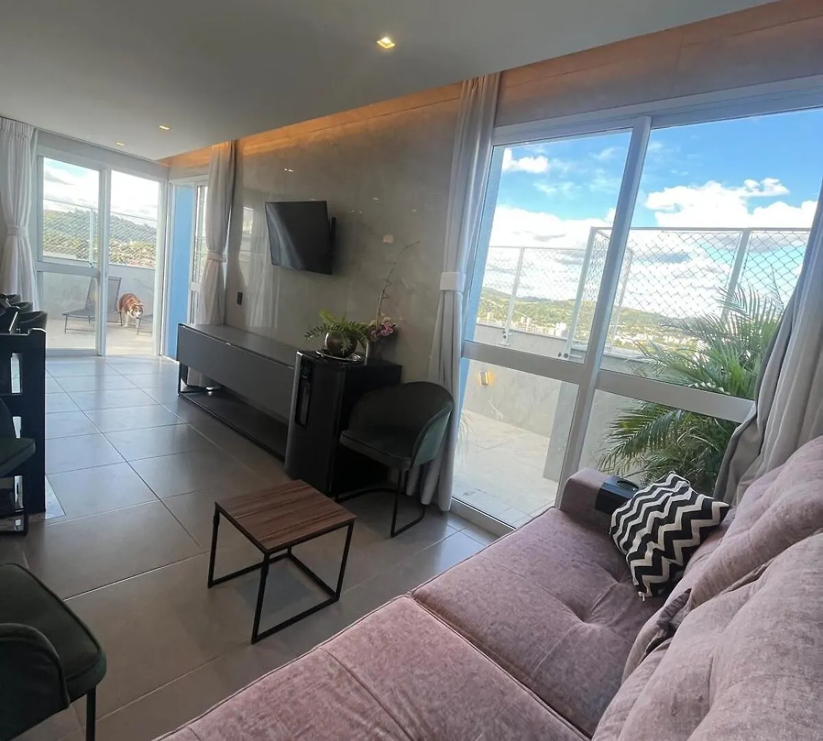 Cobertura Duplex Com Vista E Jacuzzi Para 6 Pessoas ポルト・アレグレ